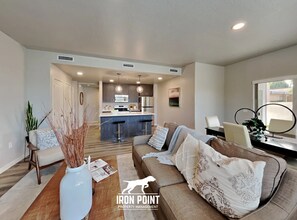 1428 N Ethridge Ln-Unit -A-101 in Boise, ID - Building Photo - Building Photo