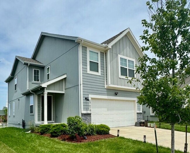 property at 27610 E Red Fox St