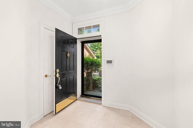 property at 4004 Highwood Ct NW