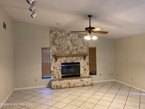 166 Inez St SE in Palm Bay, FL - Building Photo - Building Photo