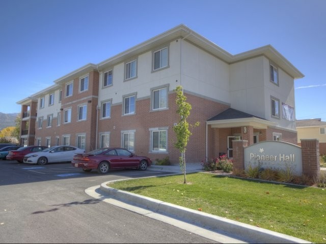 Pioneer Hall Apartments in Ephraim, UT - Building Photo