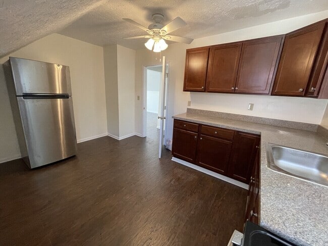 2092 W 42nd St