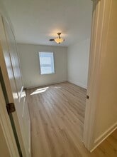 1030 Community Rd in Schenectady, NY - Foto de edificio - Building Photo