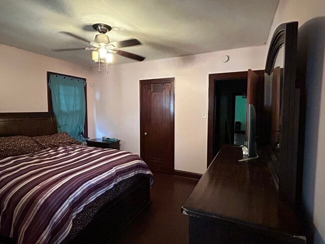 13845 S Wabash Ave in Riverdale, IL - Building Photo - Building Photo