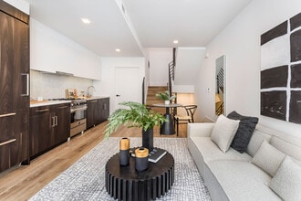 1288 Howard St, Unit 331 in San Francisco, CA - Building Photo - Building Photo