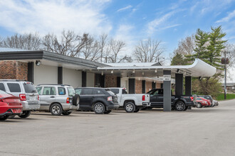 Holiday Apartments in Kansas City, MO - Building Photo - Building Photo