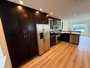 7916 Ashworth Ave N in Seattle, WA - Building Photo - Building Photo