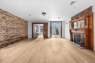 132 W 119th St in New York, NY - Foto de edificio - Building Photo