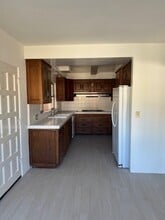 121 W Mission St in Santa Barbara, CA - Building Photo - Building Photo