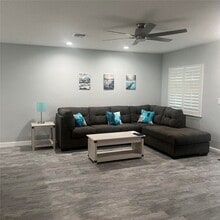 5845 Garretts Rd in Micco, FL - Foto de edificio - Building Photo