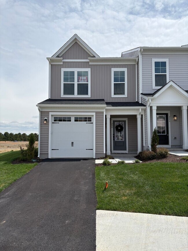 208 Scarlet Maple Ln in Bridgewater, VA - Building Photo - Building Photo