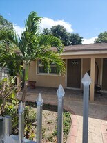 102 NW 64th St in Miami, FL - Building Photo