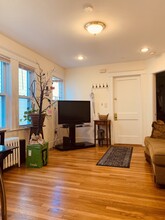 11 Romsey St, Unit 1 in Boston, MA - Building Photo - Building Photo