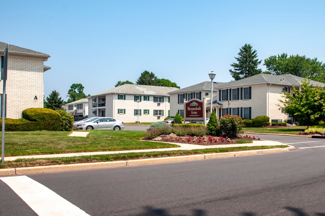 Shenandoah Arms, LLC in Spring Lake, NJ - Building Photo