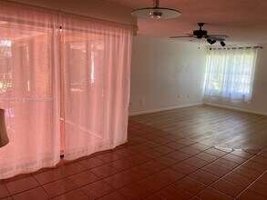 12800 SW 104th Terrace in Miami, FL - Building Photo - Building Photo