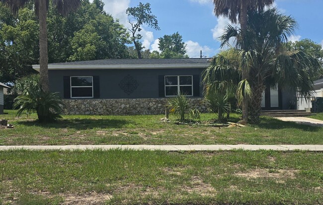 property at 979 W Montrose St