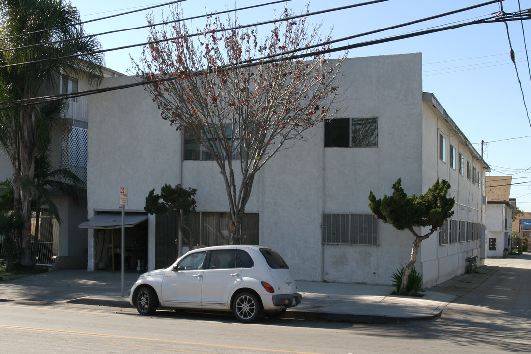 1545 Obispo Ave in Long Beach, CA - Building Photo