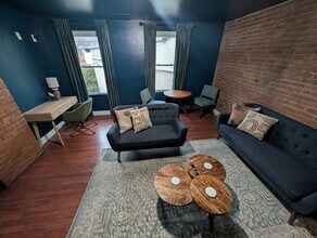 838 S High St, Unit German Village Apartment in Columbus, OH - Building Photo - Building Photo