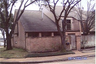 5860 Sampley Way, Unit 5860 in Houston, TX - Building Photo