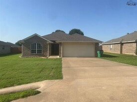 604 Charlotte Ave in Burkburnett, TX - Building Photo