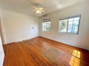 1619 Meridian Ave, Unit 12 in Miami Beach, FL - Building Photo - Building Photo