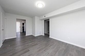 Christiana Pointe Apartments in Wilmington, DE - Foto de edificio - Building Photo