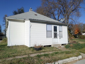 715 N 4th St in Manhattan, KS - Building Photo - Building Photo