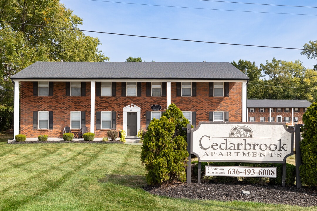Cedarbrook Apartments in St. Charles, MO - Foto de edificio