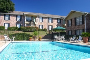 Woodhollow Apartments