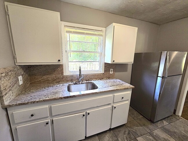 729 S Grand Ave NW in Atlanta, GA - Building Photo - Building Photo