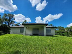506 Maple Ave N in Lehigh Acres, FL - Building Photo - Building Photo