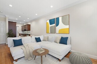 110 Chelsea St, Unit 1 in Boston, MA - Building Photo - Building Photo