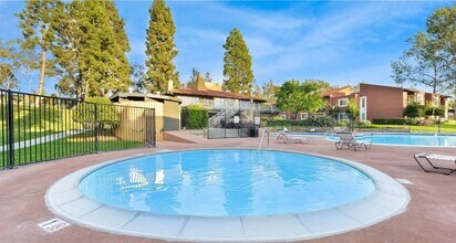 17181 W Bernardo Dr in San Diego, CA - Building Photo - Building Photo
