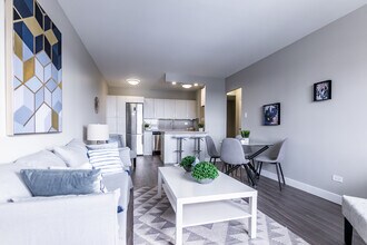 125 Lawton Blvd. in Toronto, ON - Building Photo - Building Photo