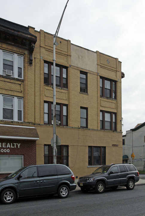 416 West Side Ave in Jersey City, NJ - Building Photo