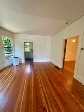 2045 SE Yamhill St in Portland, OR - Building Photo - Building Photo