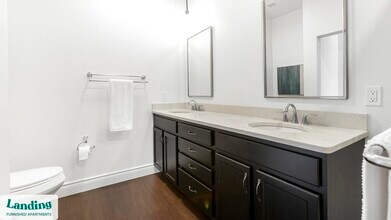 12312 Mayfield Rd in Cleveland, OH - Foto de edificio - Building Photo