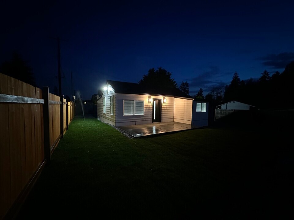 1747 NE 147th St in Shoreline, WA - Building Photo