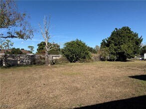 904 Hudson Ave in Lehigh Acres, FL - Building Photo - Building Photo