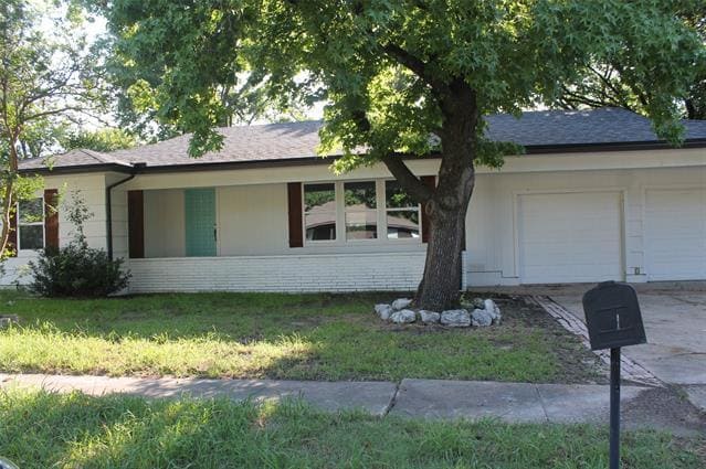 1014 S Lake St in Cooper, TX - Building Photo - Building Photo