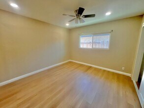 12022 Orangewood Ave in Garden Grove, CA - Foto de edificio - Building Photo