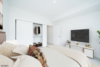 12 River Rd in Fair Lawn, NJ - Building Photo - Building Photo