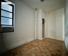 424 E 66th St in New York, NY - Building Photo - Building Photo