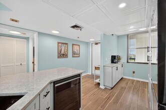 9650 S Ocean Dr, Unit 302 in Jensen Beach, FL - Foto de edificio - Building Photo