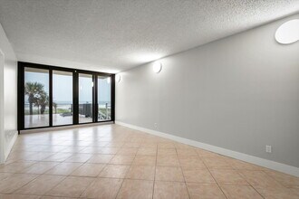 601 1st St S in Jacksonville, FL - Foto de edificio - Building Photo