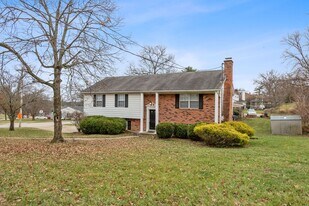 2583 Fleetwood Ave in Cincinnati, OH - Building Photo