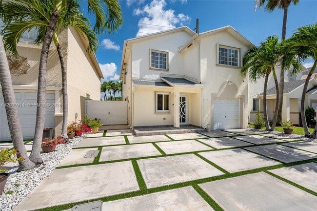 13753 SW 160th Terrace in Miami, FL - Building Photo - Building Photo