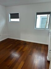 1560 Pennsylvania Ave, Unit 211 in Miami Beach, FL - Building Photo - Building Photo