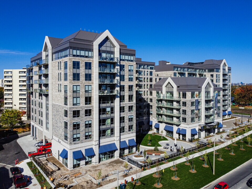 Parkland on Eglinton West in Toronto, ON - Building Photo