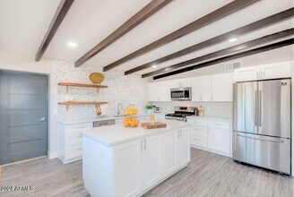 1017 E Bethany Home Rd in Phoenix, AZ - Building Photo - Building Photo
